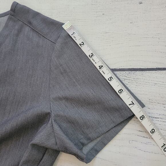 FIGS Size XS	Casma Three-Pocket Scrub Top Graphite Gray Dr Nurse RN Hospital - Picture 7 of 9